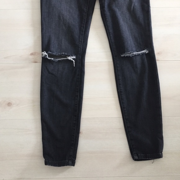 Current/ Elliott Soho Zip Distressed Jeans | 27 - Picture 5 of 10
